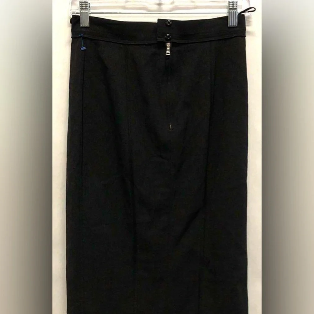 ๐ 1 hour sale. Dolce & Gabbana, EU 40 US 4, Classic Black Pencil Skirt - Picture 5 of 16